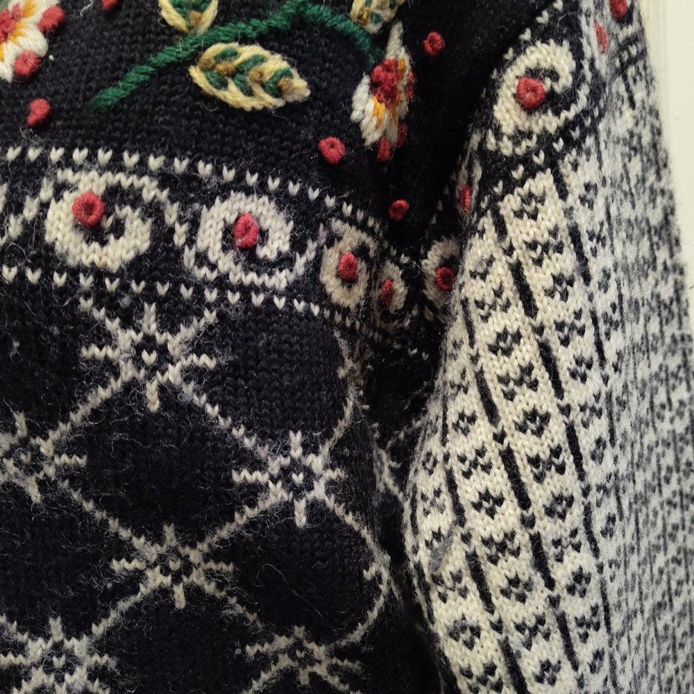 3/4 Zip Wool Icelandic Design Sweater With Floral… - image 3